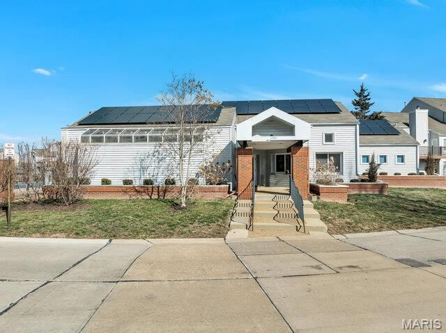 1738 Highview Circle Court, Ballwin, MO 63021