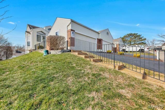 1738 Highview Circle Court, Ballwin, MO 63021