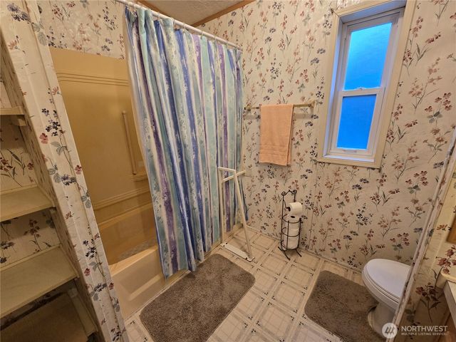 1531 W Ford Road, Matlock, WA 98560