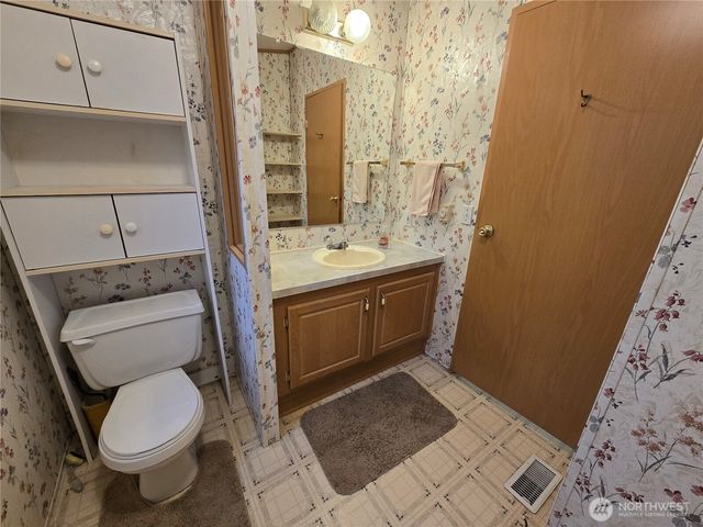 1531 W Ford Road, Matlock, WA 98560