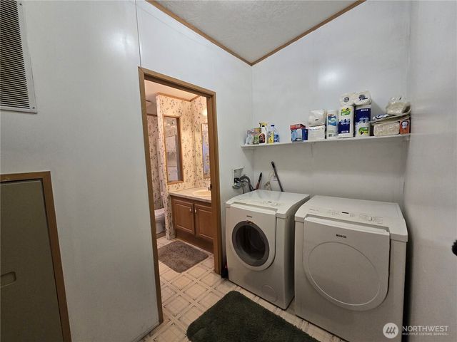 1531 W Ford Road, Matlock, WA 98560