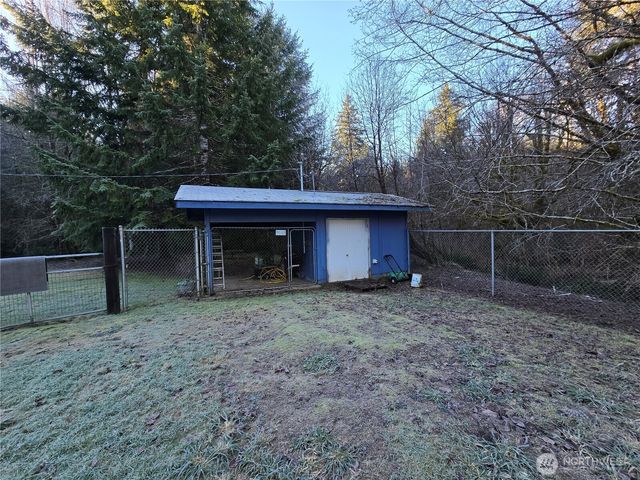 1531 W Ford Road, Matlock, WA 98560