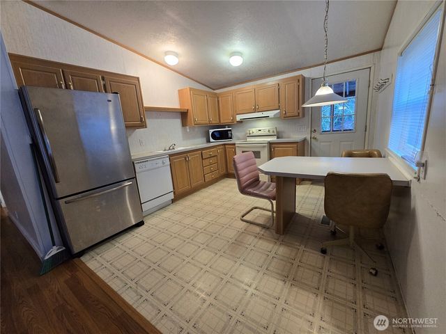 1531 W Ford Road, Matlock, WA 98560