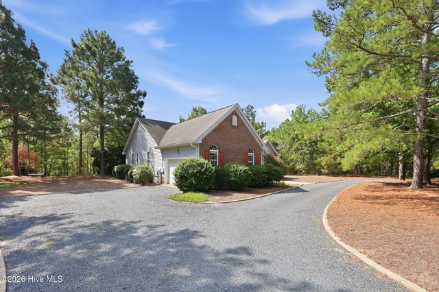 137 Winsford Circle, West End, NC 27376