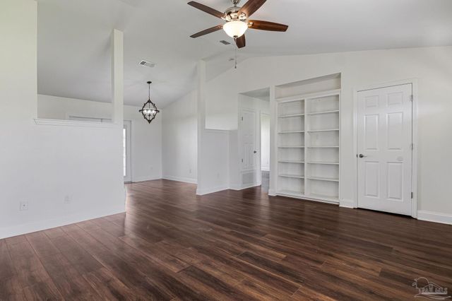 902 Heathrow Dr, Cantonment, FL 32533