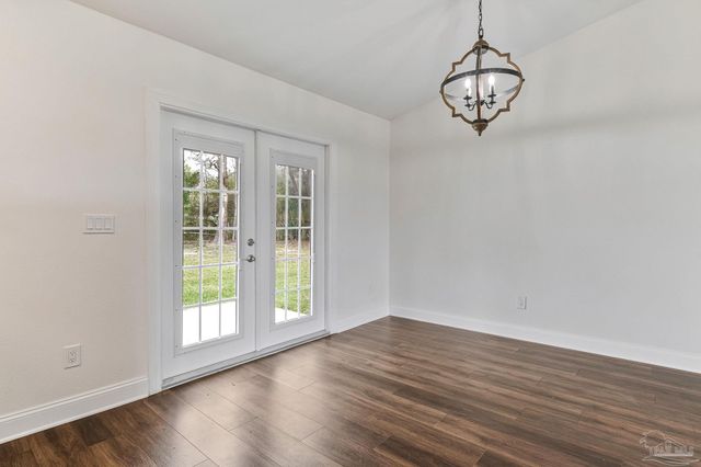 902 Heathrow Dr, Cantonment, FL 32533