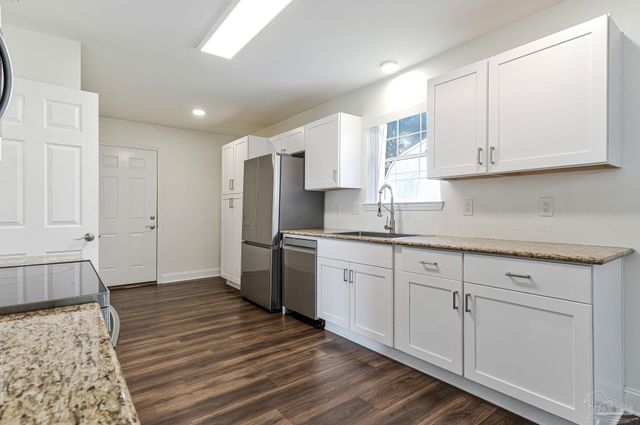 902 Heathrow Dr, Cantonment, FL 32533