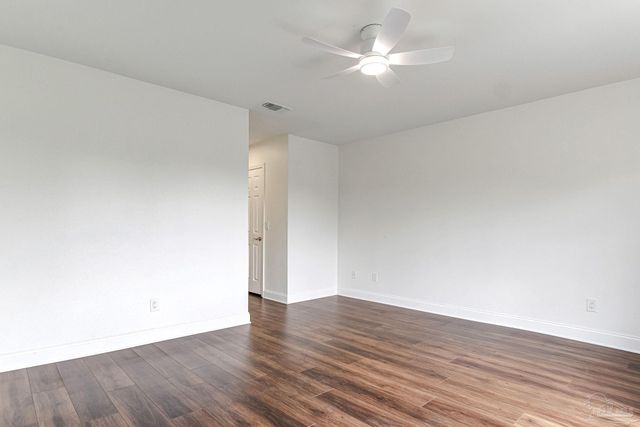 902 Heathrow Dr, Cantonment, FL 32533