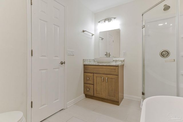 902 Heathrow Dr, Cantonment, FL 32533