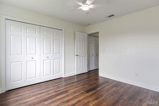 902 Heathrow Dr, Cantonment, FL 32533