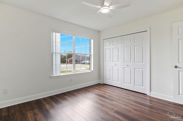 902 Heathrow Dr, Cantonment, FL 32533