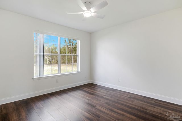 902 Heathrow Dr, Cantonment, FL 32533