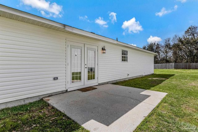 902 Heathrow Dr, Cantonment, FL 32533