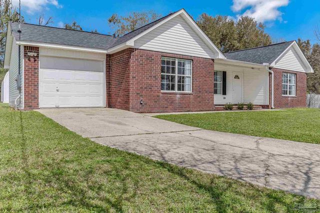 902 Heathrow Dr, Cantonment, FL 32533