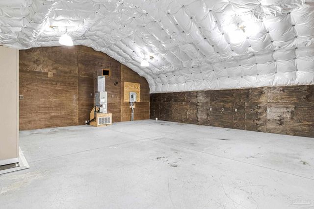 902 Heathrow Dr, Cantonment, FL 32533