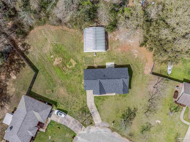 902 Heathrow Dr, Cantonment, FL 32533