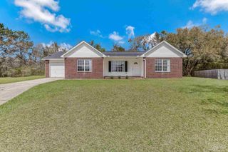 902 Heathrow Dr, Cantonment, FL 32533