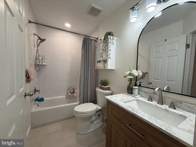 434 PLEASANT VALLEY DR, Conshohocken, PA 19428