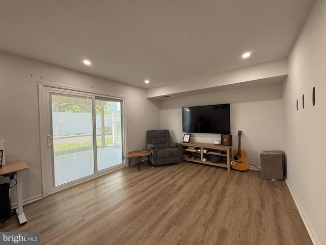 434 PLEASANT VALLEY DR, Conshohocken, PA 19428
