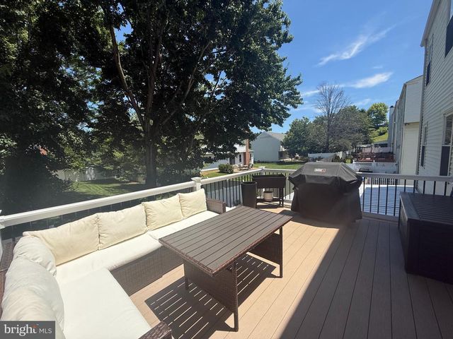 434 PLEASANT VALLEY DR, Conshohocken, PA 19428