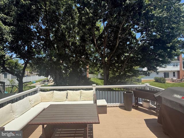 434 PLEASANT VALLEY DR, Conshohocken, PA 19428