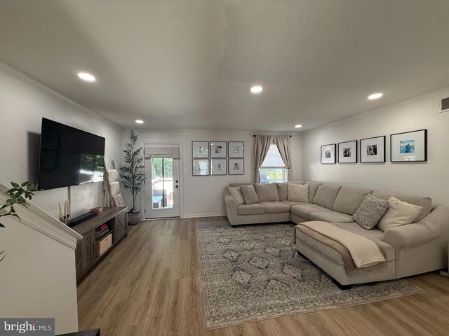434 PLEASANT VALLEY DR, Conshohocken, PA 19428