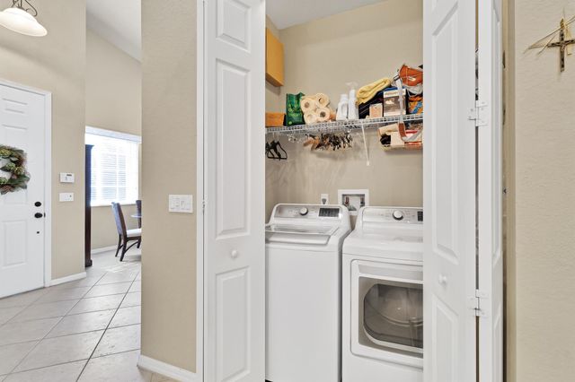 6445 Oxford Circle 101, Vero Beach, FL 32966