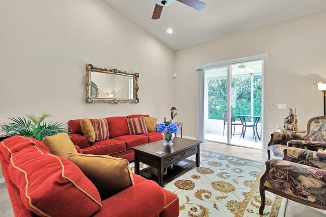 6445 Oxford Circle 101, Vero Beach, FL 32966