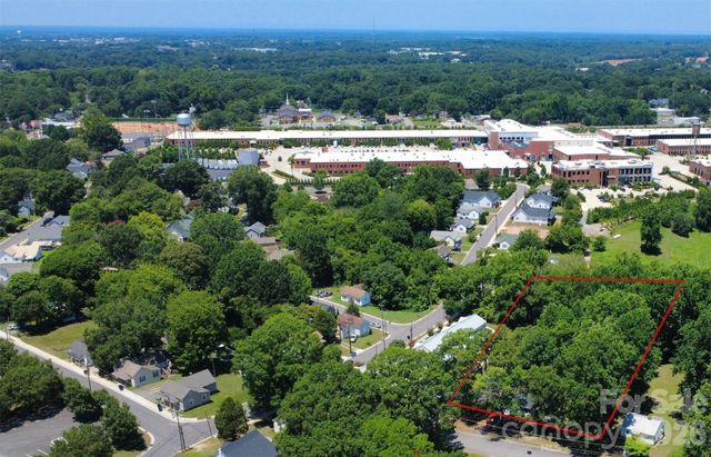 445 Oakwood Avenue, Mooresville, NC 28115