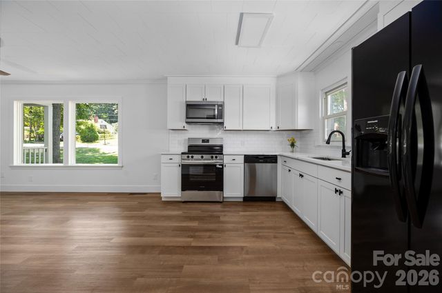 445 Oakwood Avenue, Mooresville, NC 28115