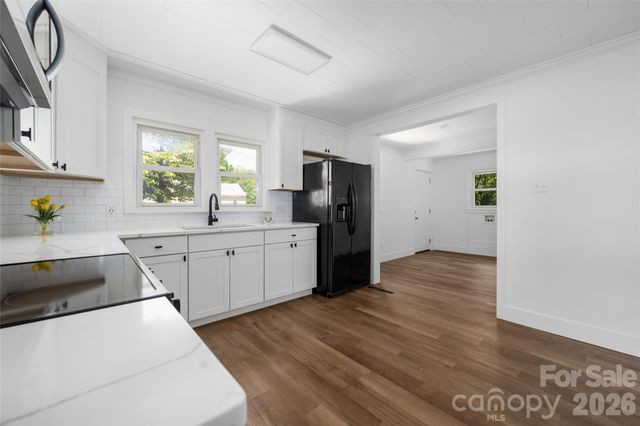 445 Oakwood Avenue, Mooresville, NC 28115