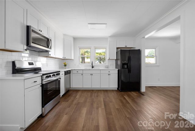 445 Oakwood Avenue, Mooresville, NC 28115