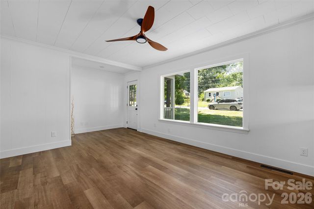 445 Oakwood Avenue, Mooresville, NC 28115