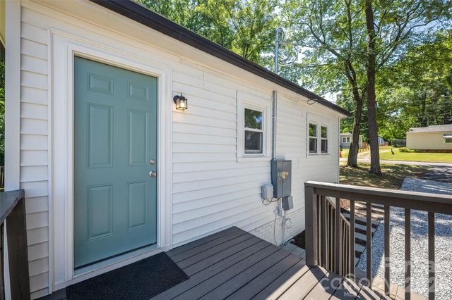 445 Oakwood Avenue, Mooresville, NC 28115