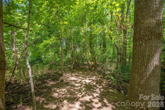 445 Oakwood Avenue, Mooresville, NC 28115