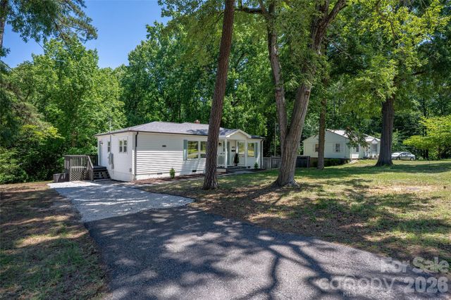 445 Oakwood Avenue, Mooresville, NC 28115