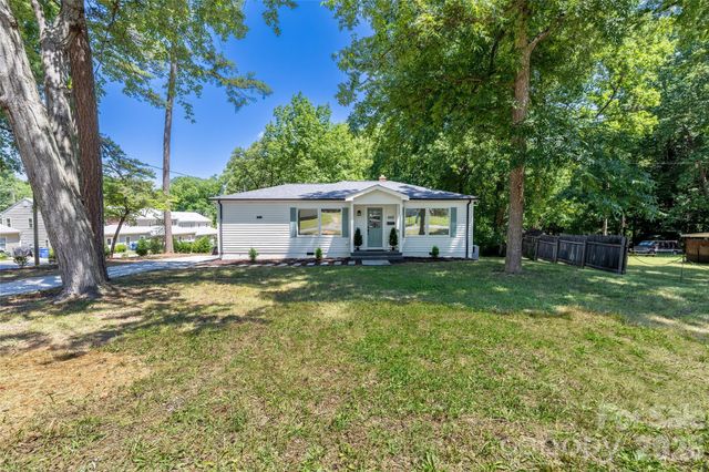 445 Oakwood Avenue, Mooresville, NC 28115