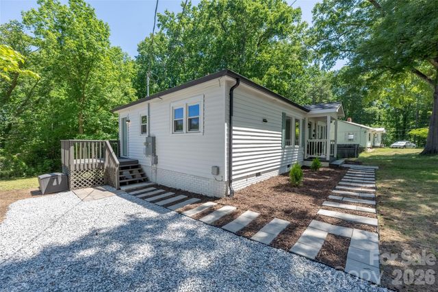 445 Oakwood Avenue, Mooresville, NC 28115