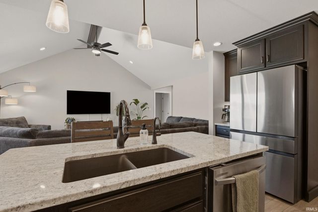 15296 Leo Creek Boulevard, Leo, IN 46765