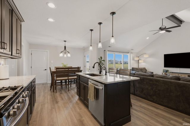 15296 Leo Creek Boulevard, Leo, IN 46765