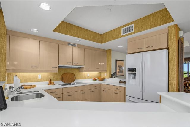 7225 Pelican Bay BLVD 402, Naples, FL 34108