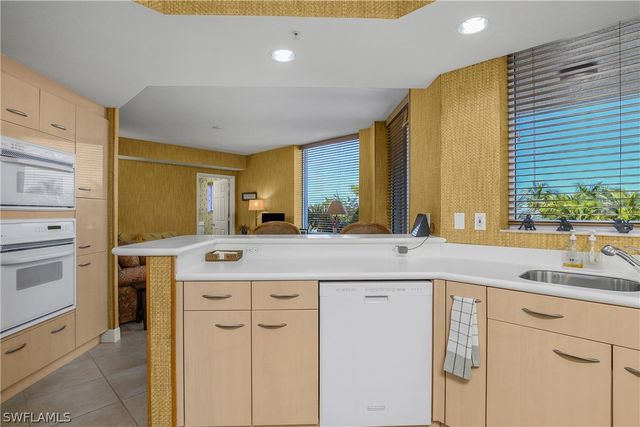 7225 Pelican Bay BLVD 402, Naples, FL 34108