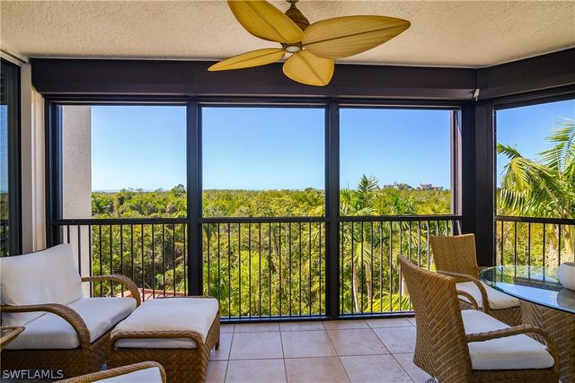 7225 Pelican Bay BLVD 402, Naples, FL 34108