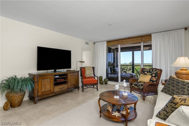 7225 Pelican Bay BLVD 402, Naples, FL 34108