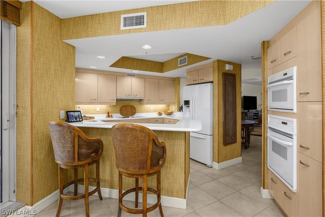 7225 Pelican Bay BLVD 402, Naples, FL 34108