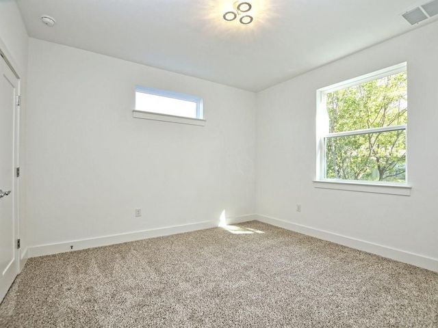 402 Zennia ST, Austin, TX 78751