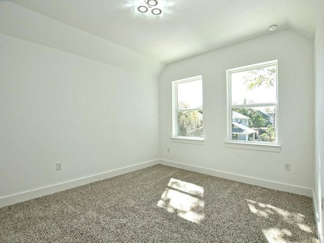 402 Zennia ST, Austin, TX 78751