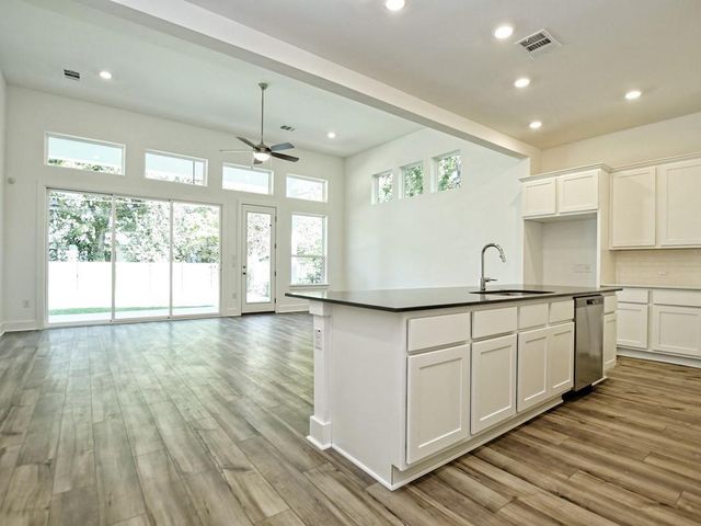 402 Zennia ST, Austin, TX 78751