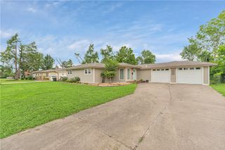 1603 W Poplar Street, Rogers, AR 72758