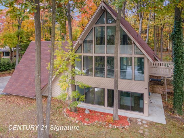 10363 Lakewood Drive, Swan Creek Twp, MI 48609